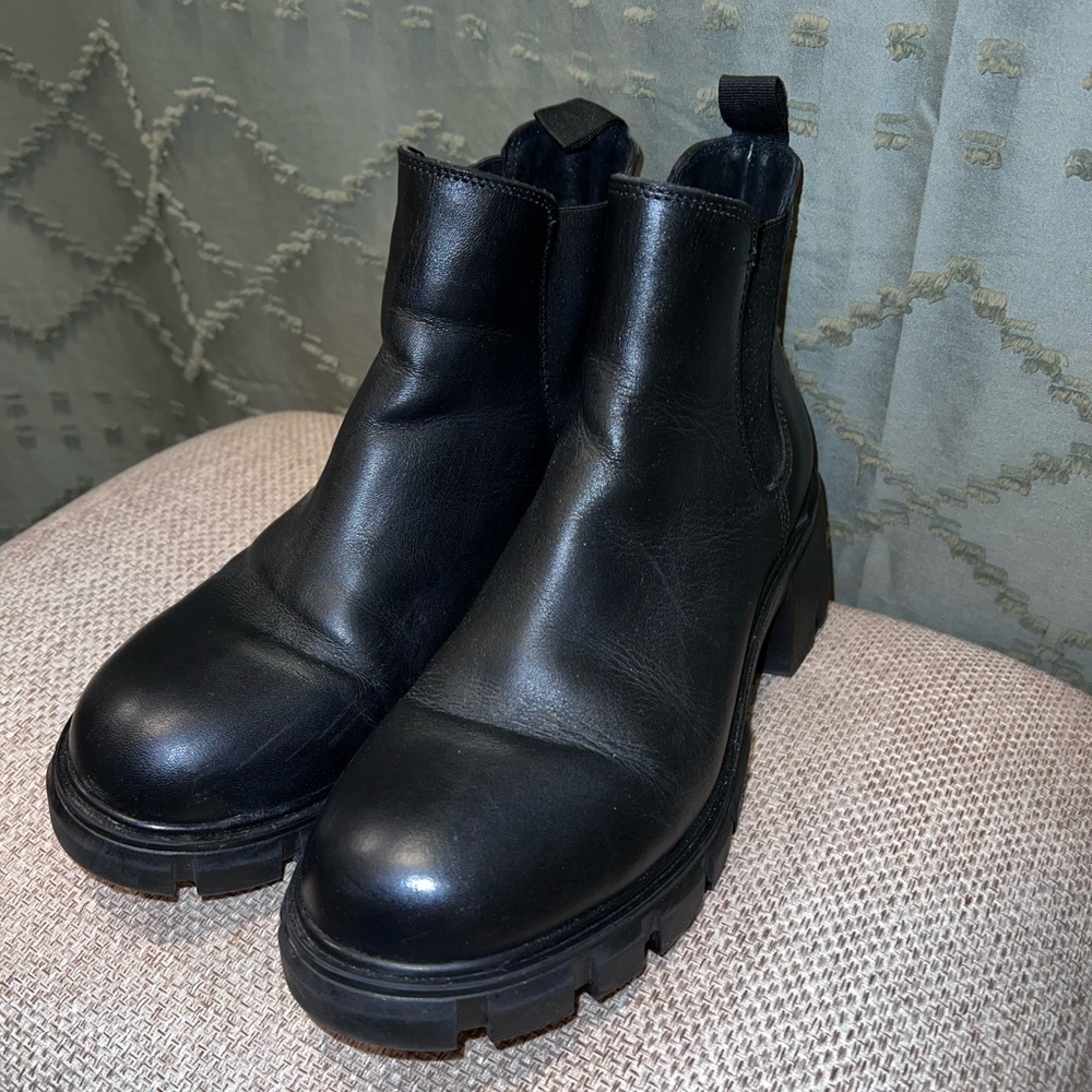 Steve Madden Black Leather Ankle Boots
